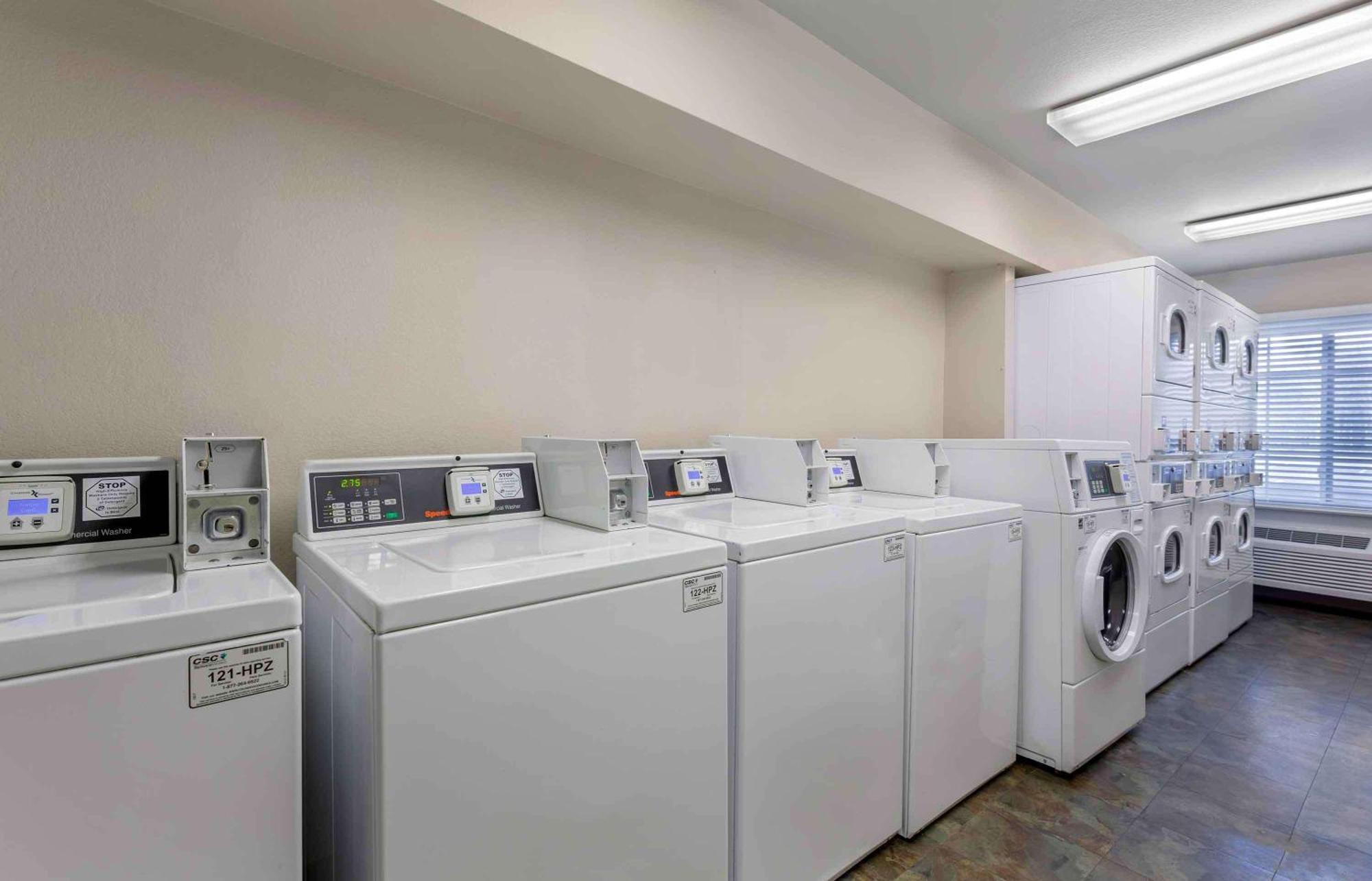 Extended Stay America Select Suites - Cleveland - Avon Exteriör bild