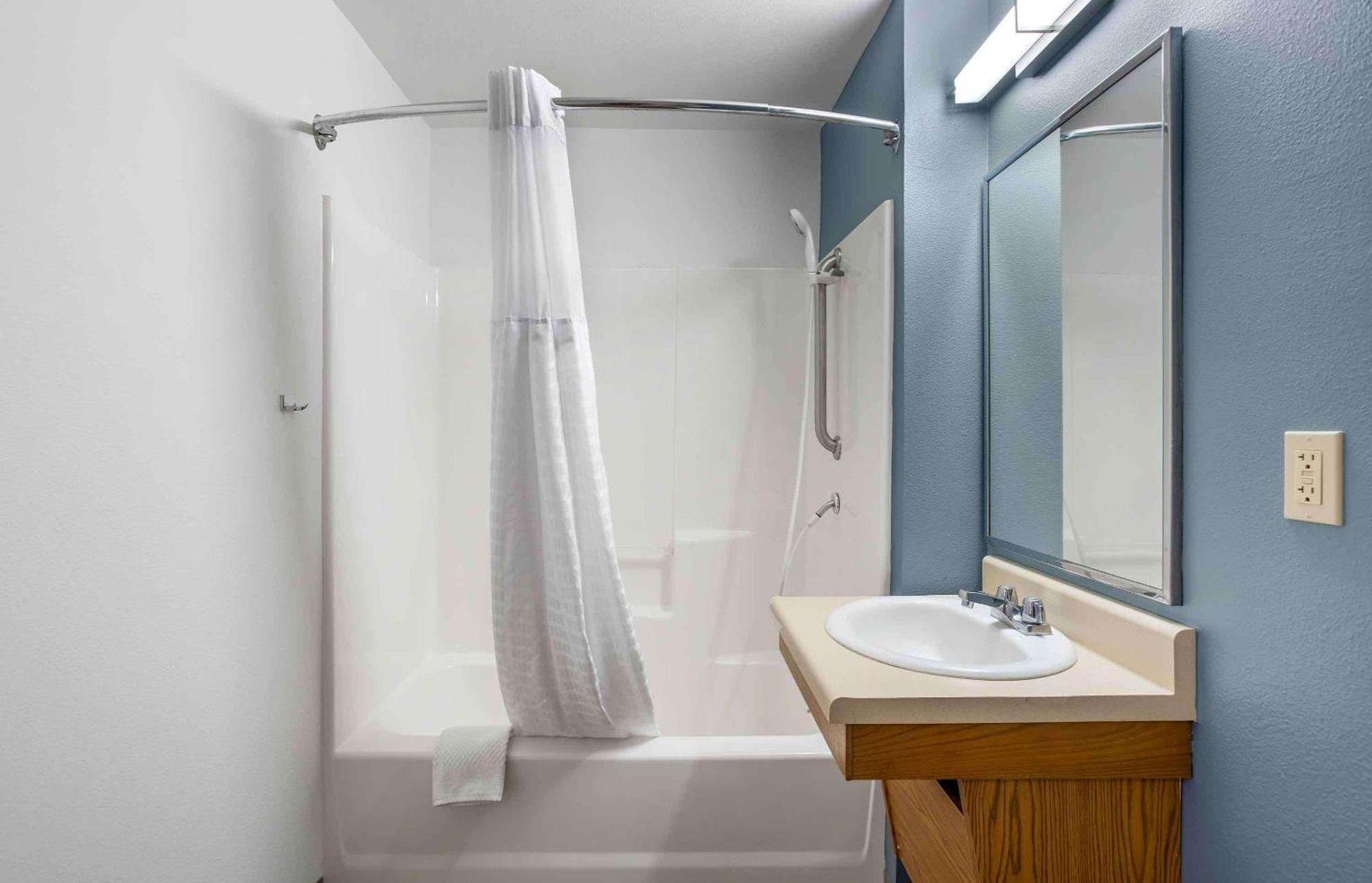 Extended Stay America Select Suites - Cleveland - Avon Exteriör bild