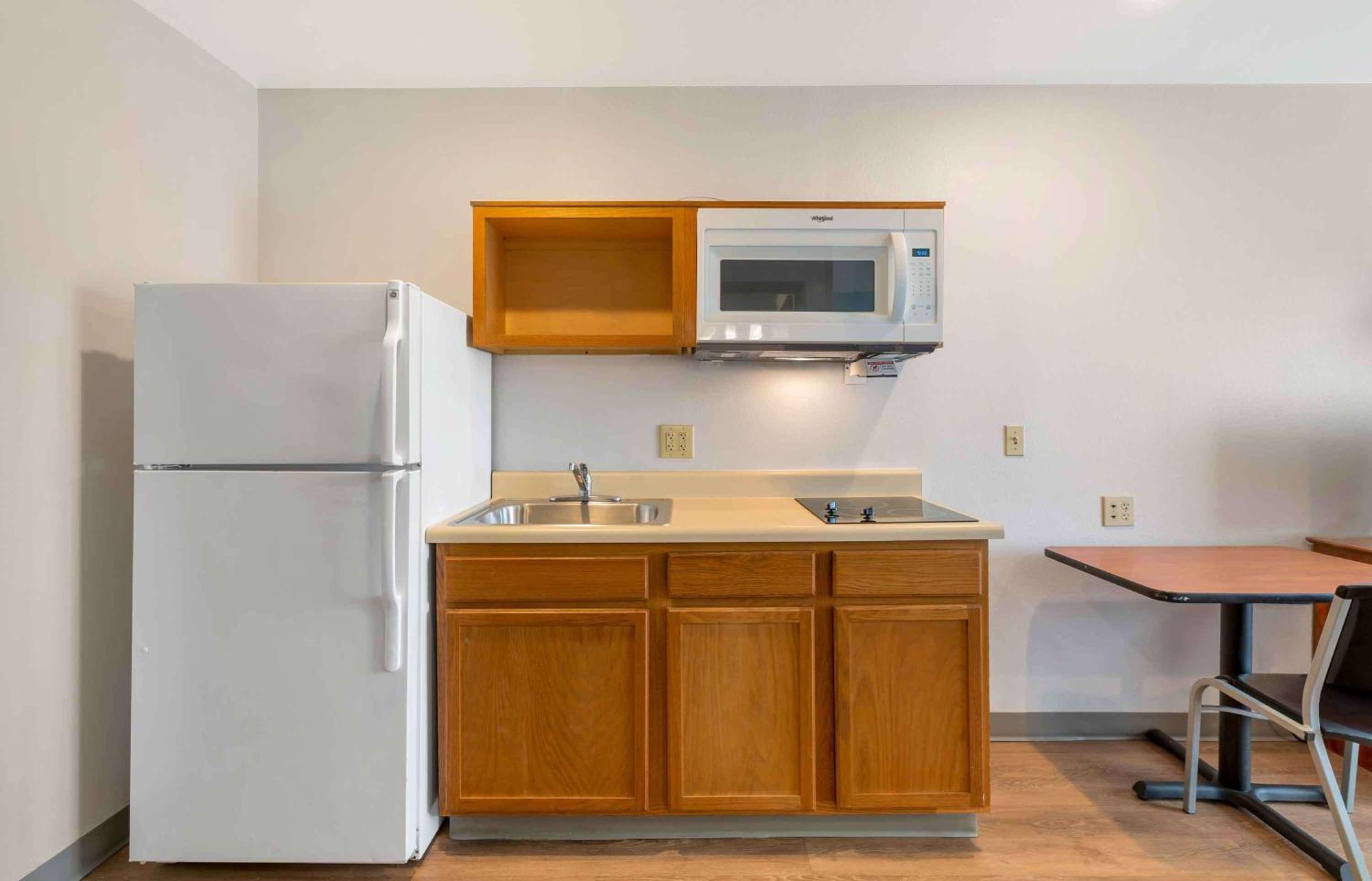 Extended Stay America Select Suites - Cleveland - Avon Exteriör bild