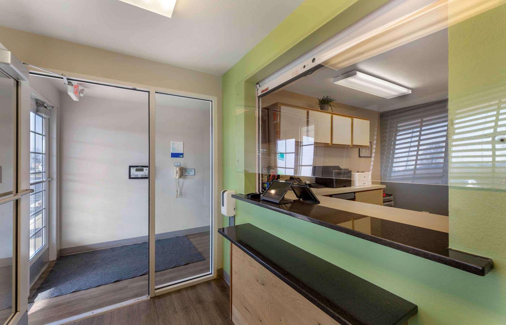 Extended Stay America Select Suites - Cleveland - Avon Exteriör bild