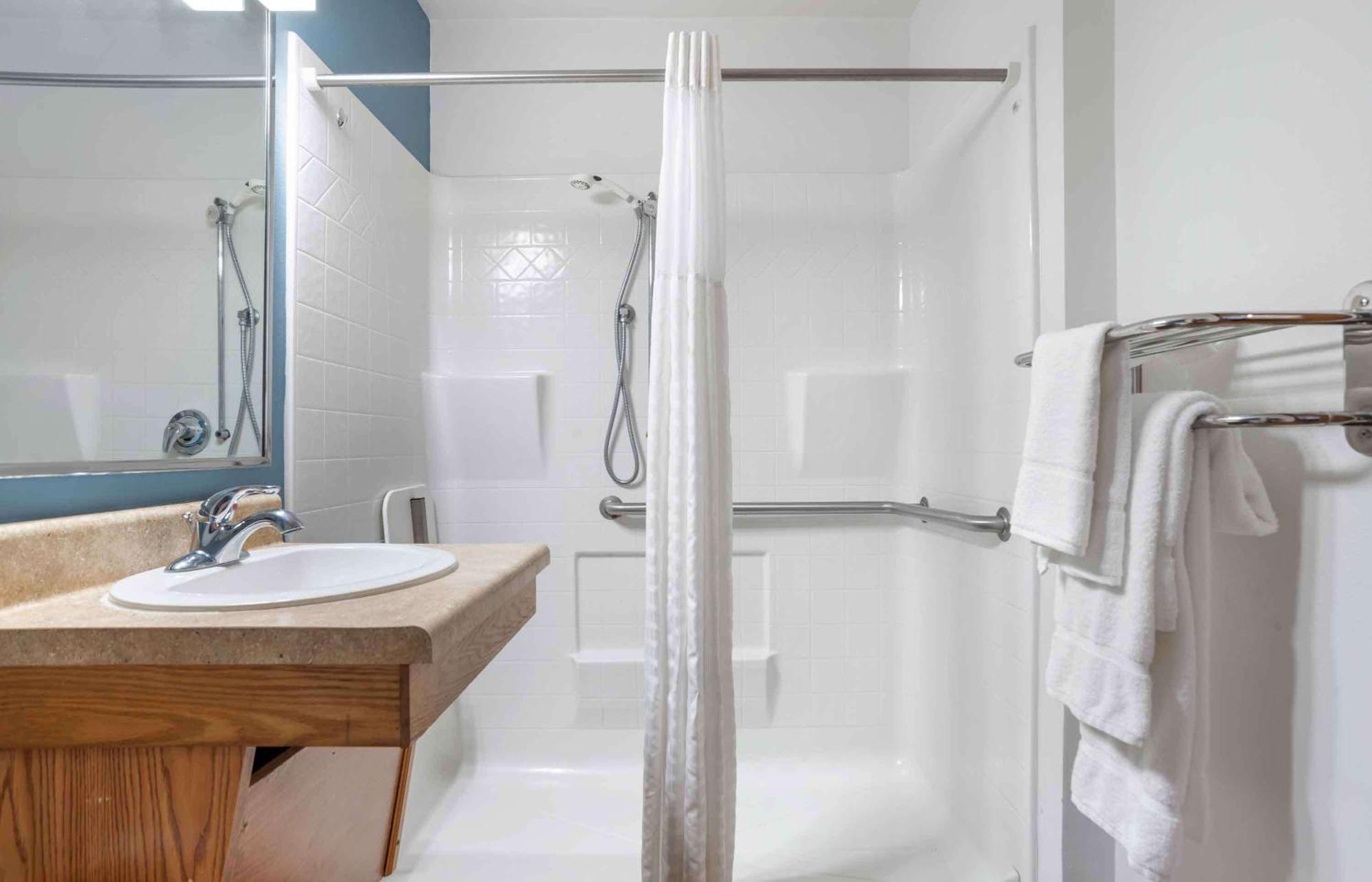 Extended Stay America Select Suites - Cleveland - Avon Exteriör bild