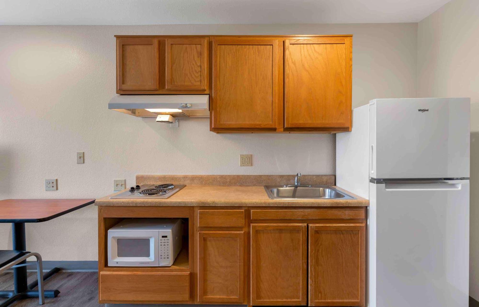 Extended Stay America Select Suites - Cleveland - Avon Exteriör bild